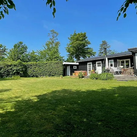 Modernized Near Tisvildeleje Nyaraló *